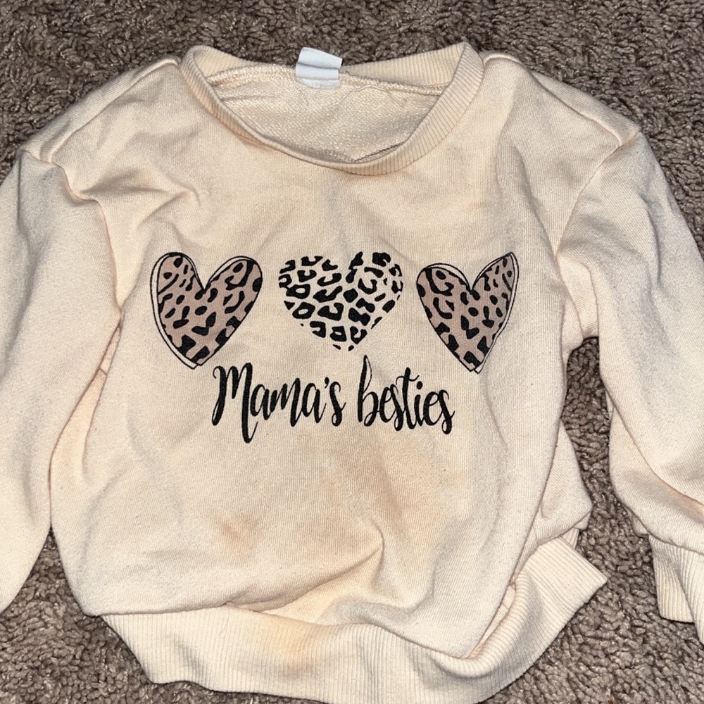 Cream colored mamas bestie sweat shirt